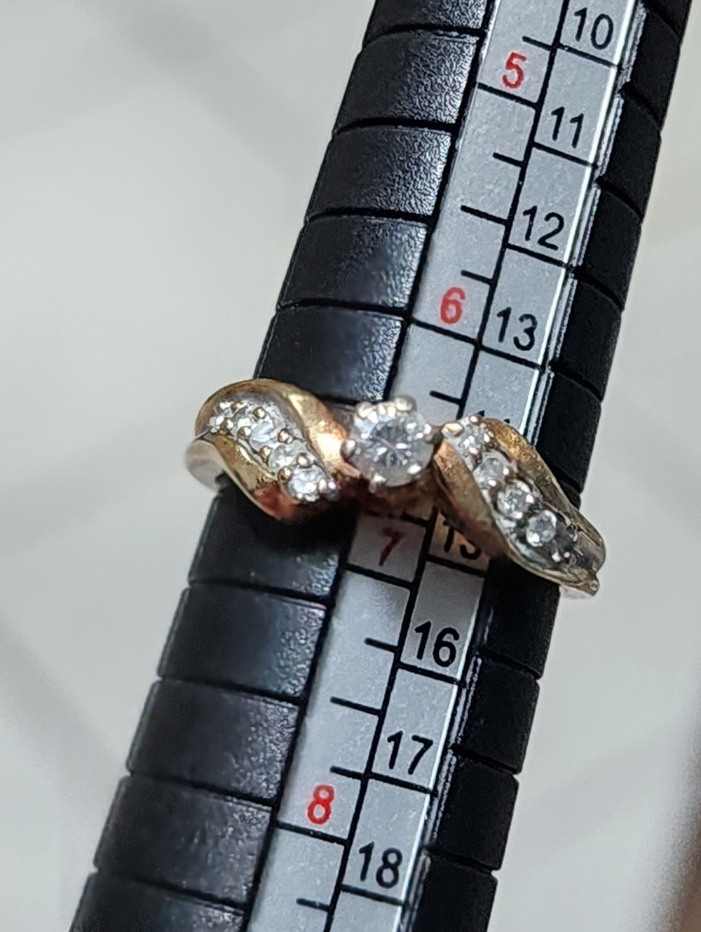 10k Round Solitaire Diamond Ring With Diamonds On Side Size 6.75/ 7 - Picture 6 of 12